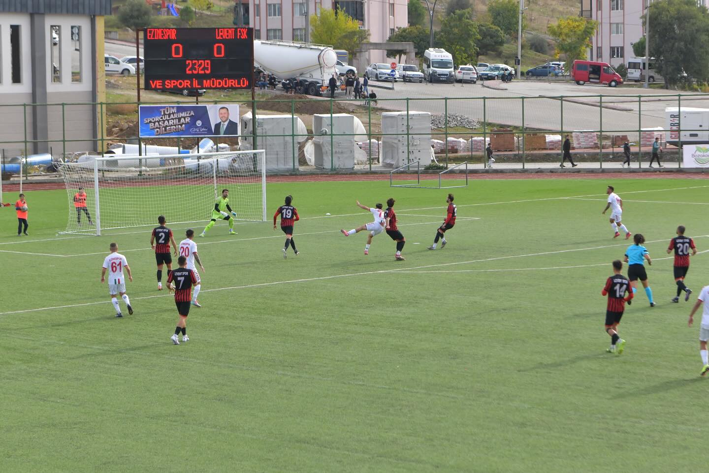Ezinespor evinde Levent Futbol ile puanları paylaştı