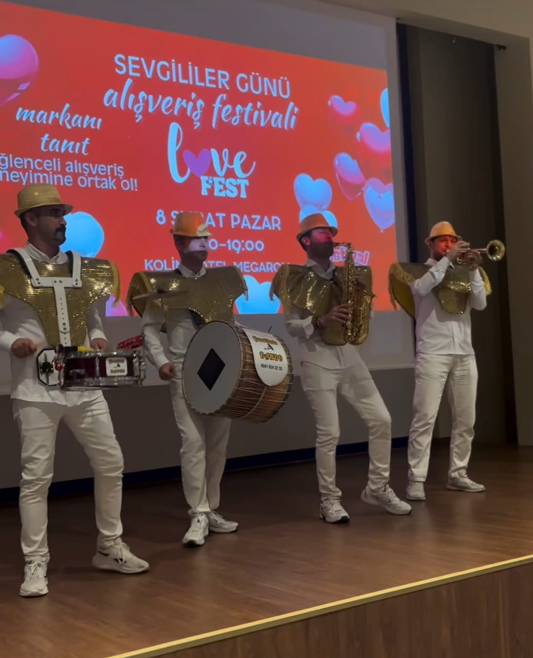 Bando, Sahne ve Tatil Hediyeleri: Çanakkale’de Alışverişin Kalbi Kolin’de Attı