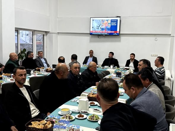 Ayvacık Kaymakamı Mustafa Karali Muhtarlarla İftar Sofrasında Buluştu