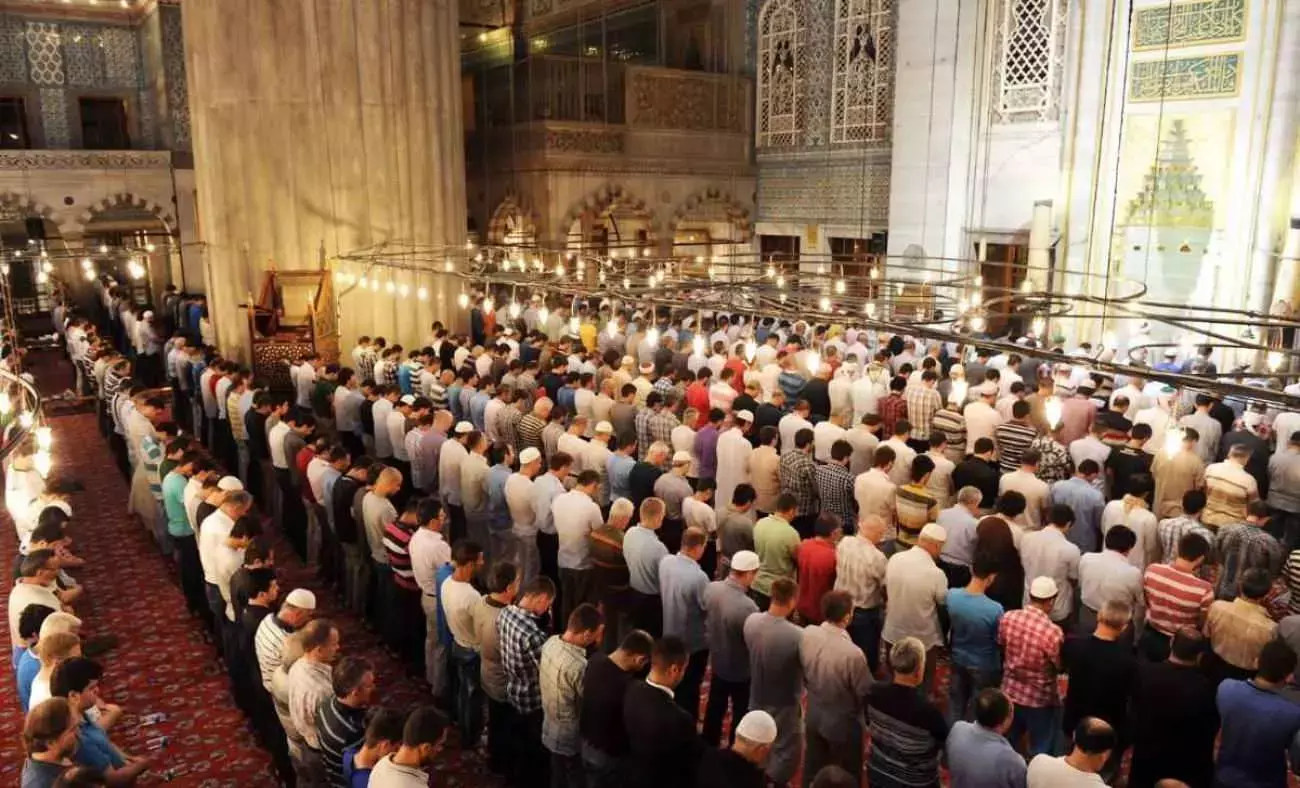 Bayram Namazı Saatleri 2026: Çanakkale, İstanbul, Ankara, İzmir ve 81 İl İçin Diyanet Takvimi
