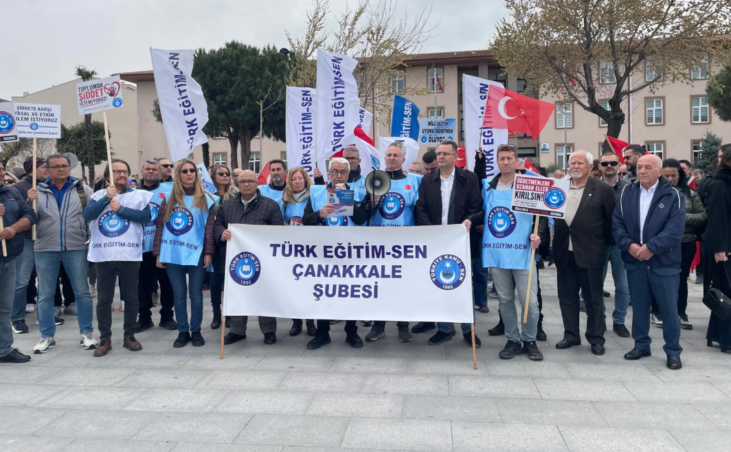 Çanakkale’de Öğretmenler İçin Sokağa İndiler! İYİ Parti’nin Aynı Gün Yaptığı 3 Kritik Ziyaret Dikkat Çekti
