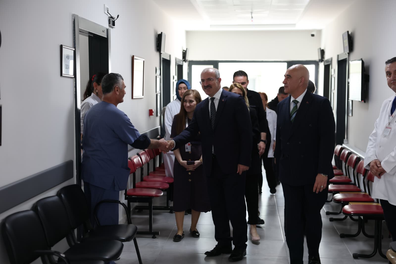 Çanakkale’de Sağlıkta Kritik Ziyaret! Vali Toraman Merkezleri Tek Tek Gezdi… O Detay Dikkat Çekti